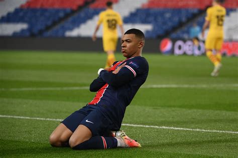 Kylian Mbappe Smashes Lionel Messis Champions League Record As Psg