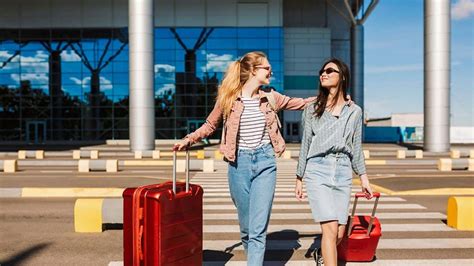 Jika tidak memiliki perasaan yang sama denganmu, setidaknya kamu sudah berusaha mengungkapkannya dan tidak menahannya lebih lama. Mau Menarik Perhatian Pria dari Jauh? Coba 10 Cara Ini!