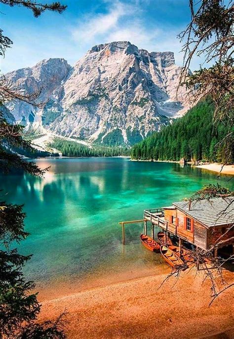 Lago Di Braies Italy 🇮🇹 Photo By Mvlockk Beautiful Hotels Beautiful