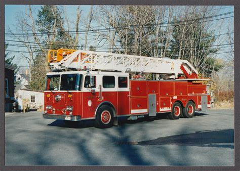 Littleton Ma Fd Seagrave Tower Ladder Engine 2 Fire Truck Photo