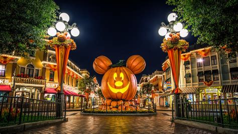 It originated from an ancient celtic seasonal festival to mark the end of the harvest and to remember the dead (known as samhain) that is celebrated from sunset on when is.? Disneyland Halloween Time - 2013 Edition | As of last ...