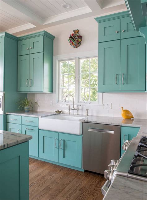 Because cabinets are a key factor in defining a kitchen's character, it's vital to choose the right style for your space. 20 Popular And Best Kitchen Cabinet Paint Colors For This ...