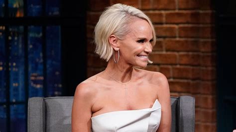 watch late night with seth meyers interview kristin chenoweth based her trial and error character