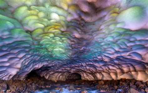 These Stunning Ice Caves In Russia Are Like Something From A Painting