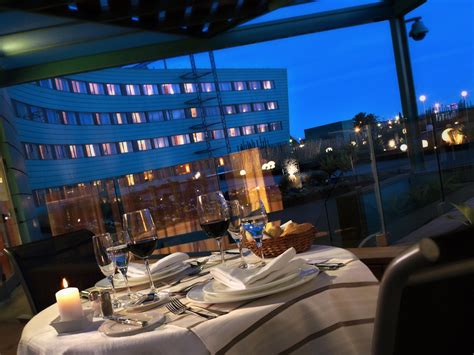 Stay at this barcelona airport hotel, located at plaza europa. BAH Barcelona Airport Hotel en Barcelona | BestDay.com
