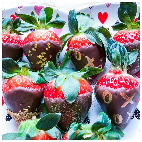Decadent And Delicious Chocolate Dipped Strawberries For Valentines Day