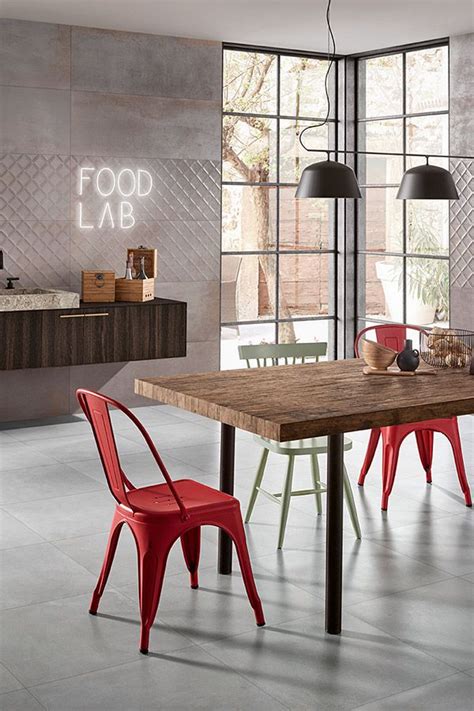 Die modernen herstellungsverfahren für fliesen der vielfältigsten farben, oberflächen und designs ermöglichen für ihre wohnräume bieten sich mit den fliesen im wohnbereich komfortable vorteile. Love Tiles Metallic Fliesen | Moderne fliesen, Haus deko ...