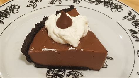 Milk Chocolate Pudding Pie No Bake Easy The Hillbilly Kitchen Youtube
