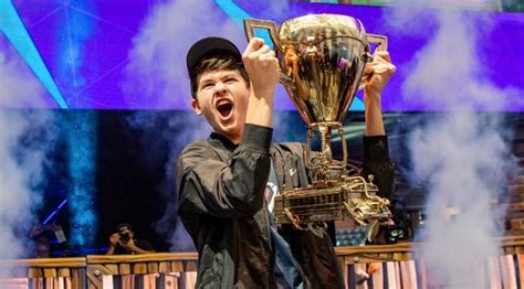 16 Year Old Fortnite World Champ Wins 3 Million