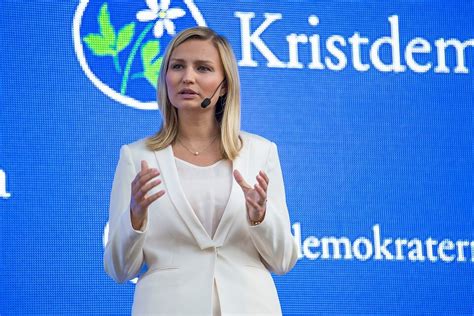 Kristdemokraternas ebba busch thor är den partiledare som flest har förtroende för, enligt en ny väljarbarometer från novus som presenteras i svt nyheter. Ebba Busch Thor vill ta makten med hjälp av SD - samarbete ...