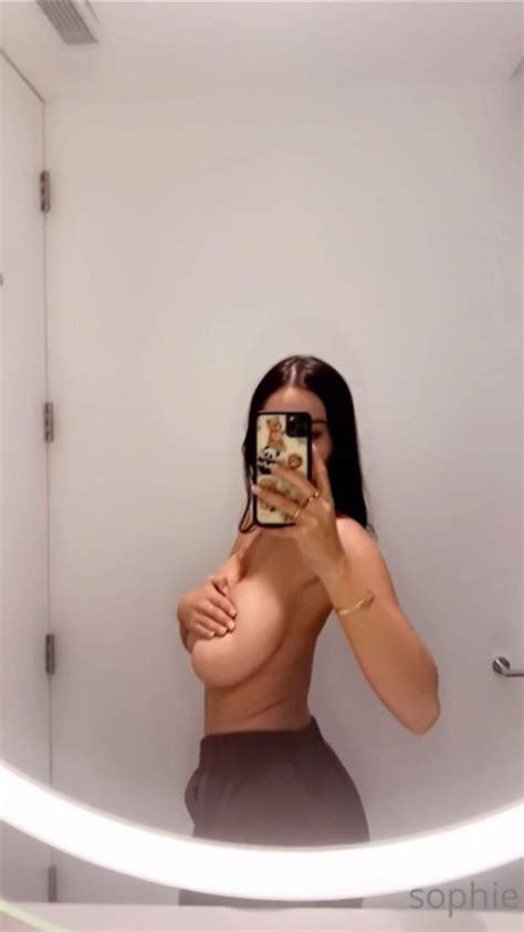 Sophie Mudd Topless Boob Shake Onlyfans Video Leaked Onlyfans Leaked