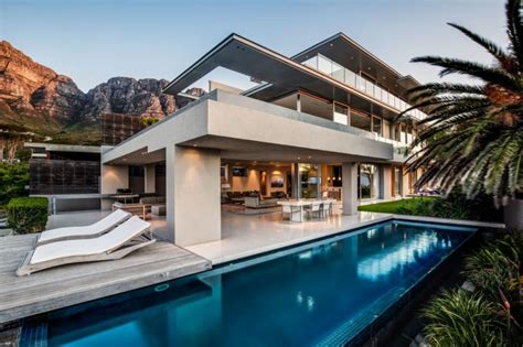 The Crescent A Modern Luxury Villa In South Africa By Saota