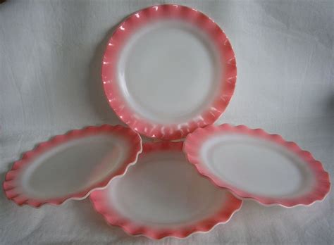 Vintage Hazel Atlas Pink Ripple Crinoline Luncheon Plates Set Of