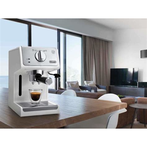 Accueil electroménager petit appareil de cuisine cafetière, expresso machine à expresso, cafetière combinée. Delonghi machine à expresso de 1,1L 15 bars 1100W blanc ...
