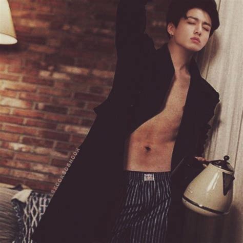 He likes to show off his body, and nobody can blame him for that because it is what his fans. Jeon jungkook edit | Jungkook abs, Foto jungkook, Jungkook