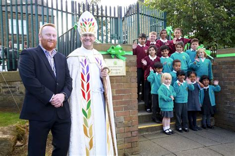 Bishop Opens Super School Oak Ce Primary Yorkshirelive