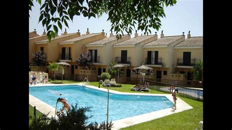 Proporcionamos ropa de cama y toallas en todas las viviendas. Apartamento de lujo en campo de Golf Islantilla. Alquiler ...