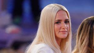 Sarah knappik ist mutter geworden. Sarah Knappik ist schwanger: Wer ist eigentlich der Vater ...
