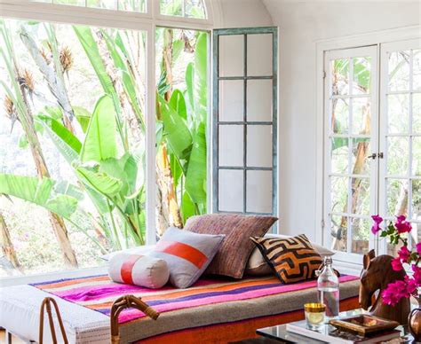 While each bedroom feng shui energy is quite unique because of the dynamic between the placement (and dimensions) of windows and doors, there are still several good feng shui bedroom layouts you can follow to assure a good foundation for your bedroom. 2018 Feng Shui Updates for the Western Bagua | Feng shui ...