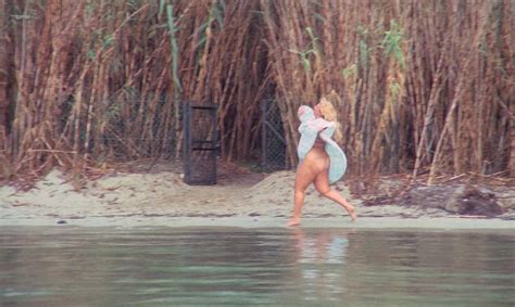 Naked Myriam Pisacane in Les Sous doués en vacances