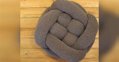 Just to give a boost to your creativity, these 20 easy diy cushions or diy pillow ideas that would definitely make you enjoy a great sitting experience along with giving a sophisticated look to your. DIY Knot Throw Pillow Is Simply Made Of Tights And Pillow Stuffing