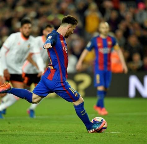Sp Fußball Spanien Barcelona Messi Meldung Messi Hält Barcelona Im