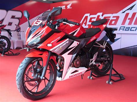 Discover full details including key features, price, max power output & more. 2016 Honda CBR150R, CBR250R, CBR300R not coming to India ...