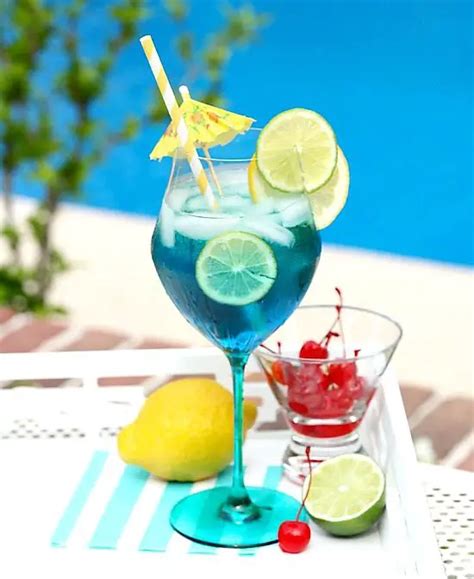 Pretty Beach Summer Drinks That Capture The Flavor Of Sun And Sea Beach