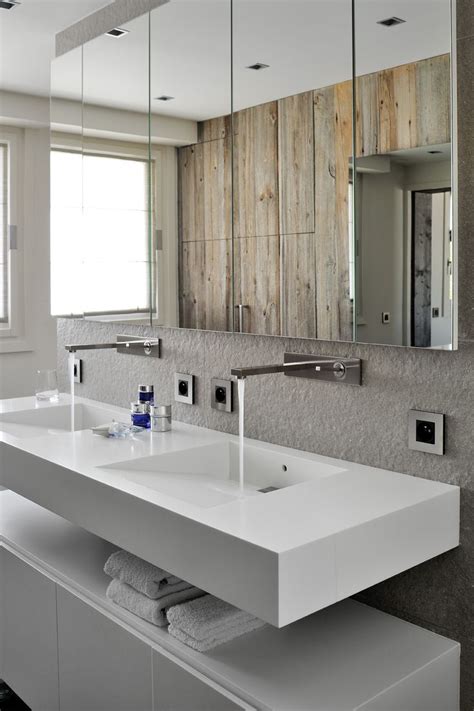 En bref, son travail est indiscutablement exceptionnel ! Double vasque en Corian® en 2020 | Salle de bain, Vasque ...