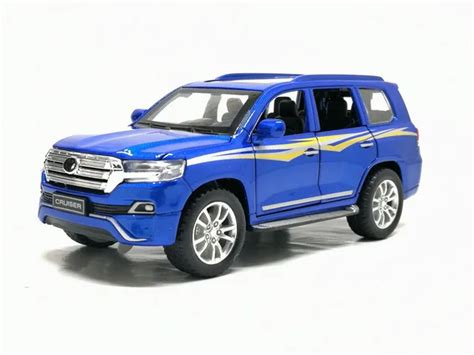 New 132 Toyota Land Cruiser Vehicles Alloy Diecast Car Model Toys With