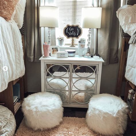 Cute Dorm Rooms Were Obsessing Over Right Now By Sophia Lee Dorm Room Decor Dorm Room