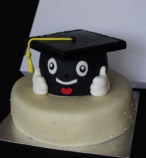 Graduation Hat Cake By Anka Cakesdecor