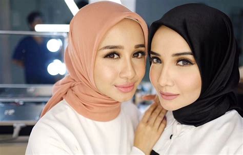 This user hasn't answered any questions yet. Inspirasi Gaya Hijab untuk Lebaran ala Zaskia Sungkar ...