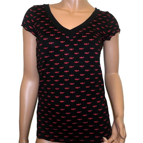 Red Bat Bats V Neck Black Short Sleeved Tshirt Os To Fit Uk 8 10 12 14