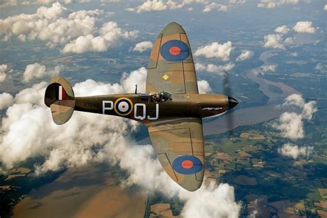 Pin By D Killingsworth On Beautiful Shapes Battle Of Britain Wwii Aircraft Wwii Fighters