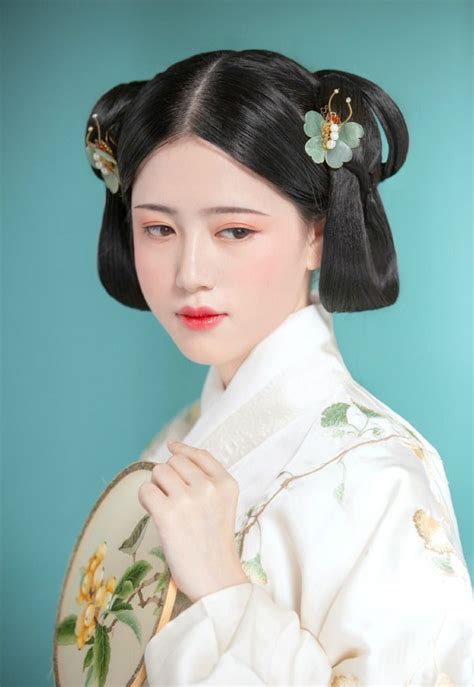 pin by robert michael gervais on east and southeast asia chinese hairstyle hanfu chinese beauty