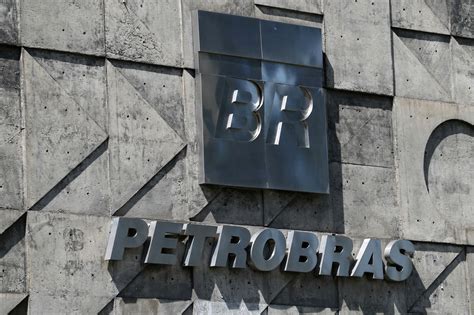 A empresa também conta com diversas ações de patrocínio nas áreas sociais, culturais e ambientais. Ações da Petrobras detidas pela Caixa podem movimentar R ...