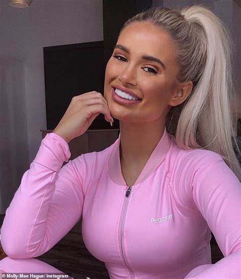 Molly Mae Hague Rocks Silver Fringe As She Tries Out A New Hairstyle For Prettylittlething