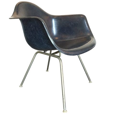Mid Century Modern Charles Eames Herman Miller Fiberglass Lounge Chair