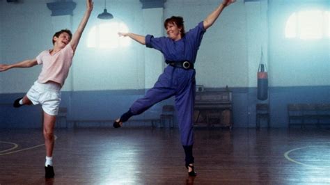 Despite his poor record in boxing class, billy elliot finds his calling in the neighboring ballet class, a notion that frustrates his father and grandfather as much as it excites mrs. Billy Elliot ***** (2000, Jamie Bell, Julie Walters, Gary ...