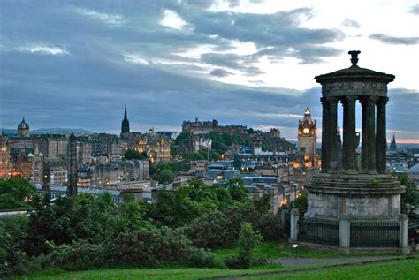 Top 5 Things to do in Edinburgh (if you've never been) | SARA SEES