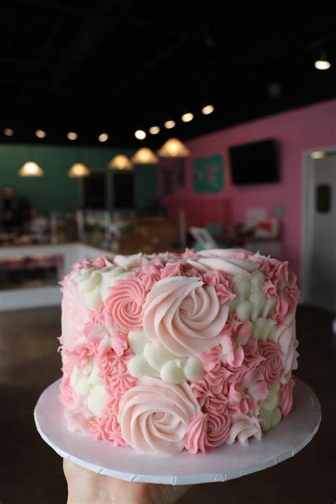 Cakes For Women 3 Sweet Girls Cakery In 2020 Fancy Birthday Cakes Pink Rosette Cake