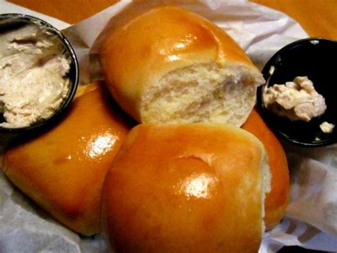 Move over bang bang shrimp, there's a new spicy, crispy finger food recipe in town. TEXAS ROADHOUSE'S ROLLS - Best Cooking recipes In the world