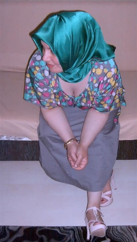 See And Save As Turkish Hijab Hijabi Turbanli Milf Ozlem Porn Pict