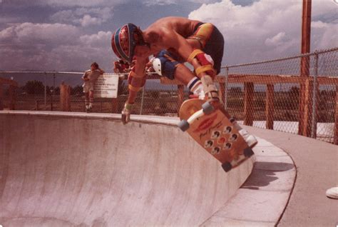 30 Fantastic Skateboarding Shots Mrom The Mid 1970s Vintage Everyday