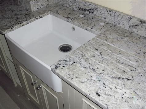 Arctic Cream Granite Worktop With Belfast Sink Traditional Kitchen