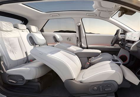 The ioniq 5 (stylized as ioniq 5) is an electric compact crossover suv produced by hyundai. Weltpremiere: IONIQ 5 | CARWALK