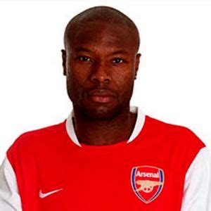 Il commence sa carrière en 1995, avec le stade malherbe caen avec qui il est champion de france de d2 en 1996.après deux saisons abouties, il s'engage en. The Best Footballers: William Gallas the Arsenal soccer team