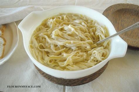 Feb 11, 2021 · add your pasta, stir to ensure it doesn't stick together, and cook for one minute less than it says on the package. Easy Homemade Fettuccini Alfredo Sauce-Flour On My Face