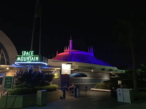 Guide To Space Mountain At Magic Kingdom